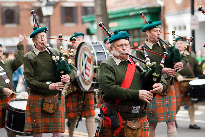 bagpipers piping