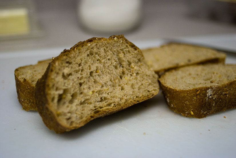 sliced multigrain bread