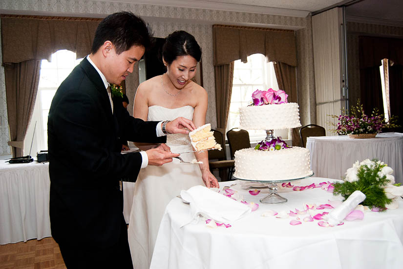 cutting the cake at the republican club of washington dc