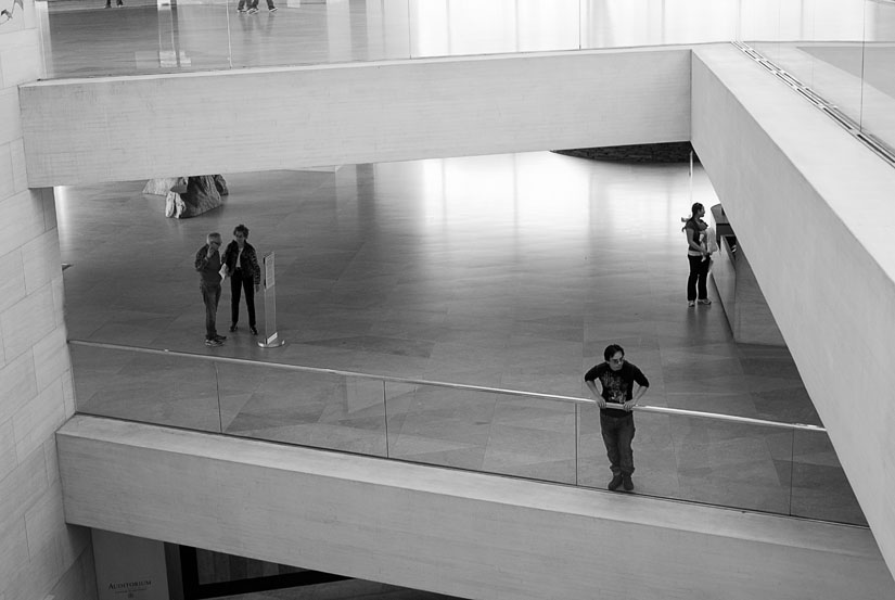 guy at the modern wing - black and white