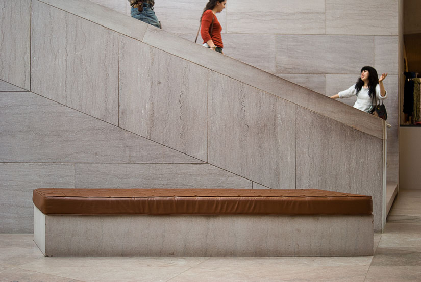 bench at the national gallery of art - modern wing