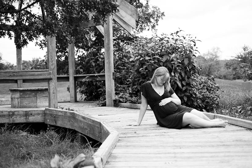 black and white maternity photo