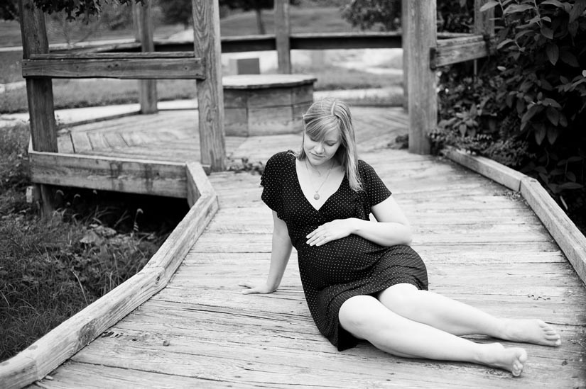 candid maternity photography