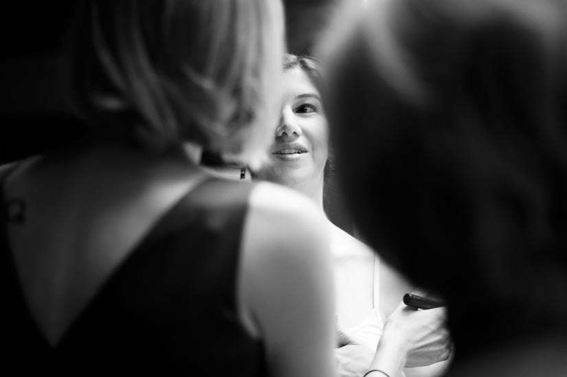 bride getting ready in monkton, maryland