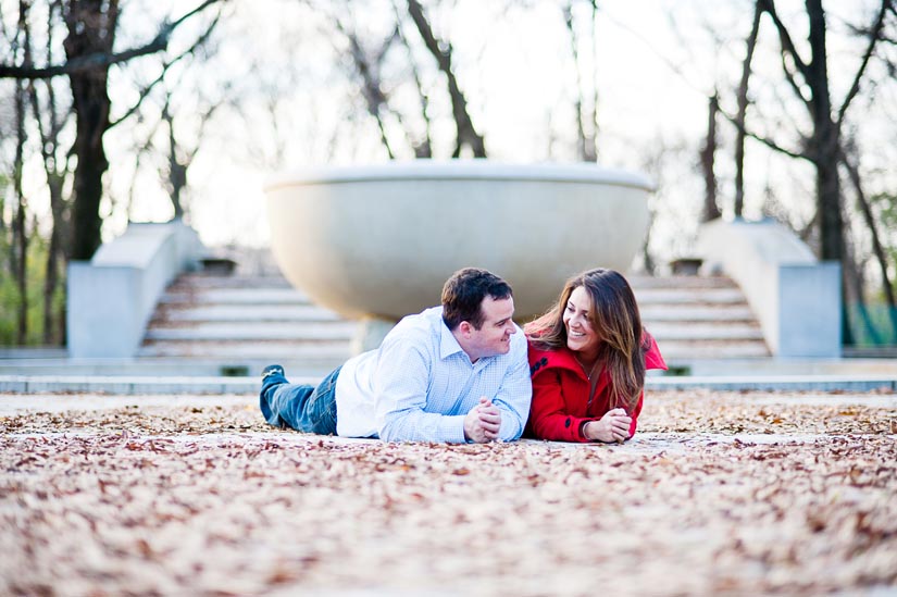 engaged couple in front of roosevelt island fountain