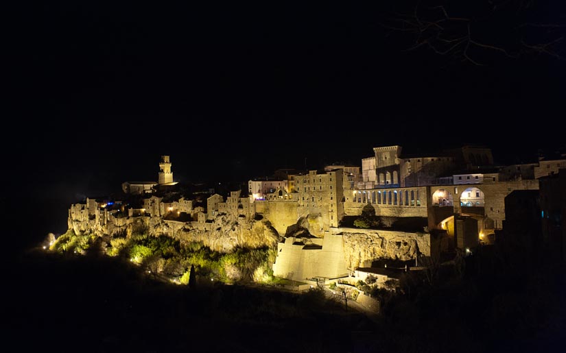 pitigliano at night