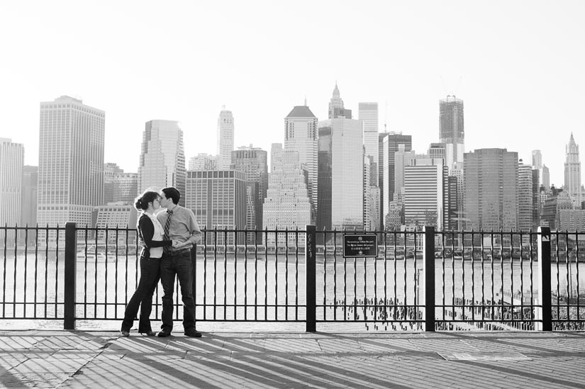 engagement photos at brooklyn promenade