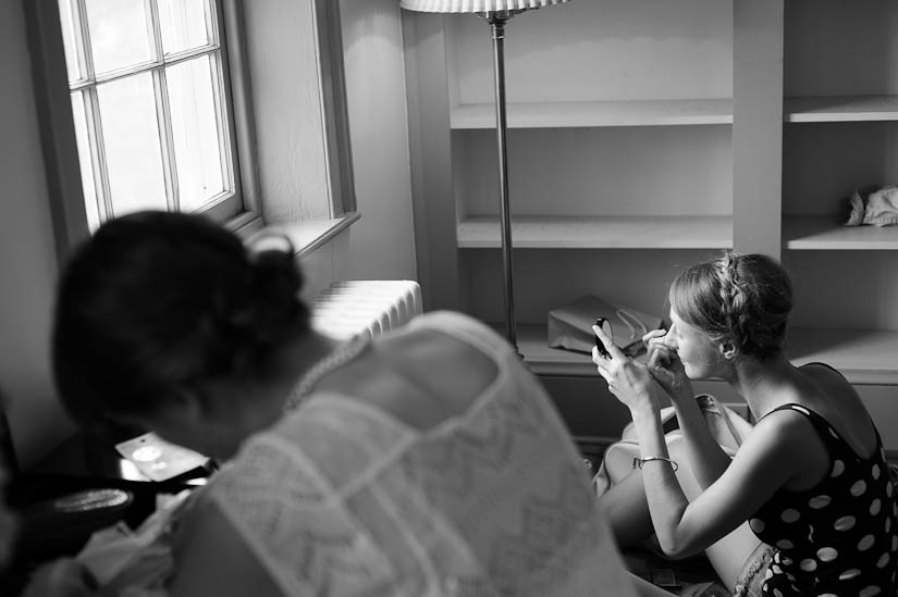 bridesmaid getting ready at woodlawn manor wedding