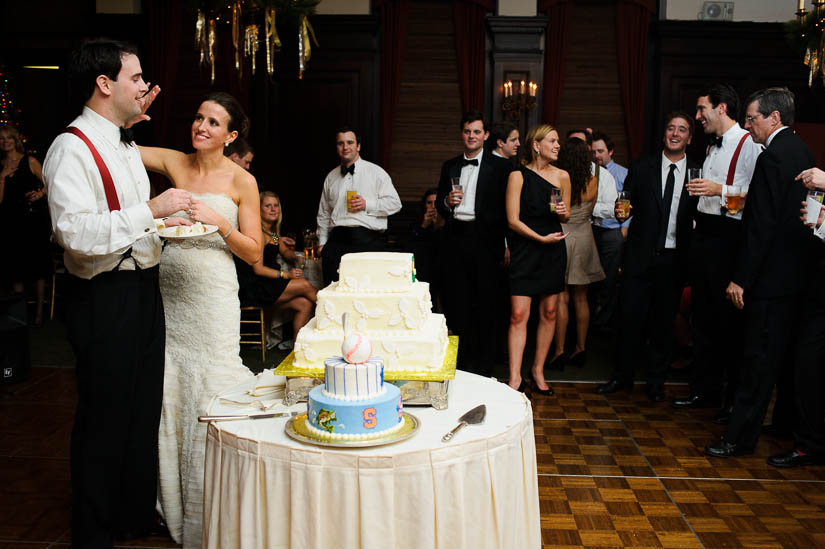cutting the cake at maryland club wedding
