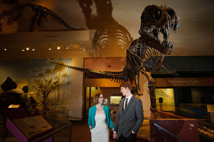 engagement photos with a dinosaur skeleton