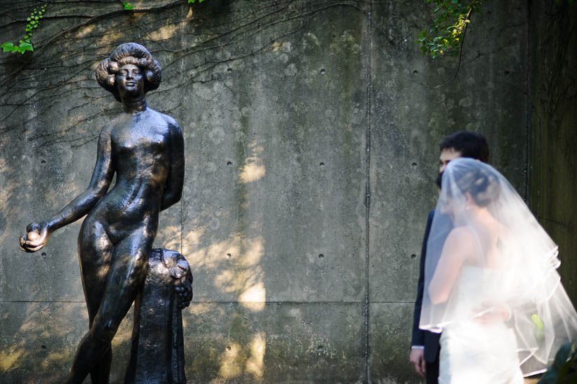 bride and groom photos at the baltimore museum of art
