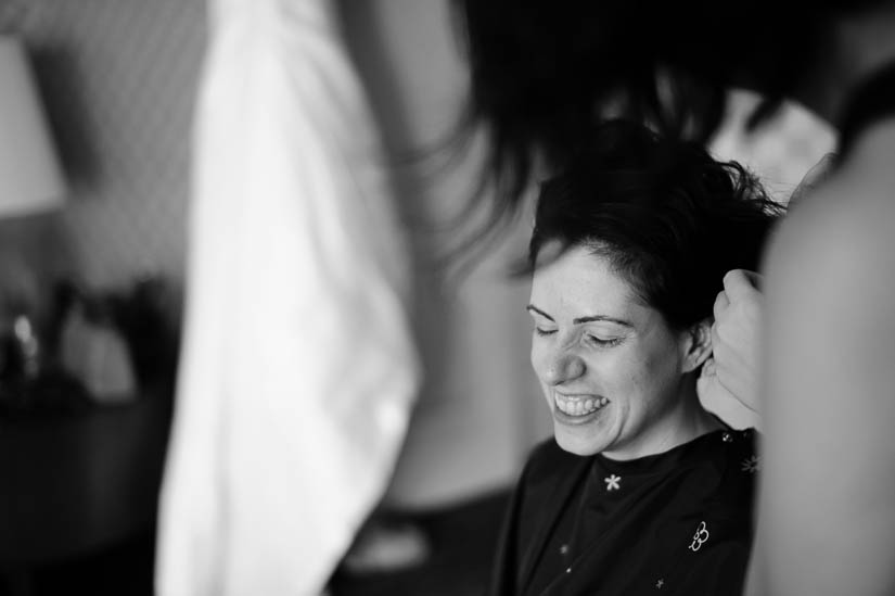 bride gets ready on the wedding day in baltimore