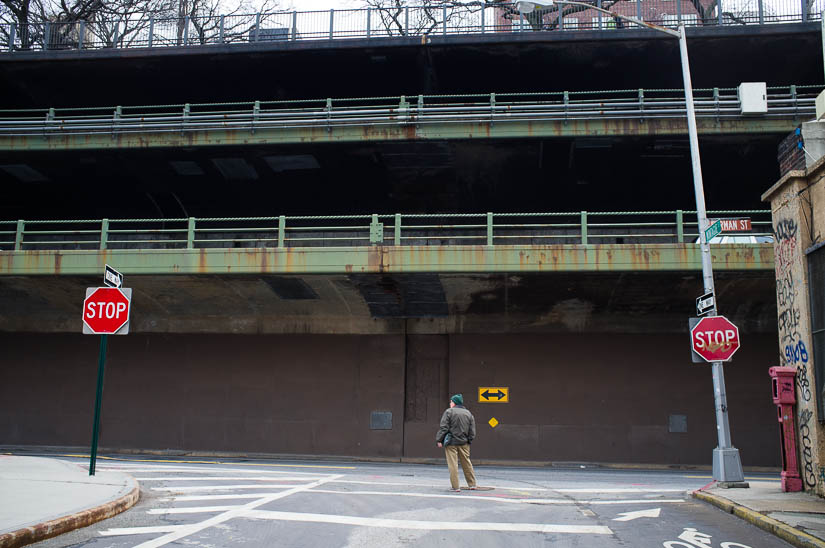 dude at the bottom of the brooklyn promenade