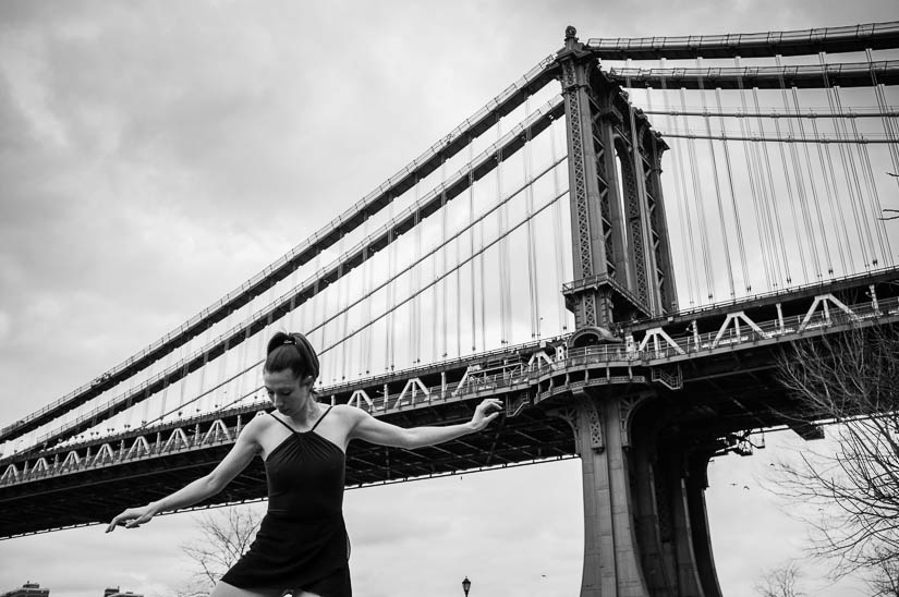 dancer at the manhattan bridge