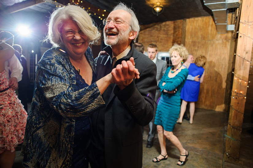 parents of the bride dancing