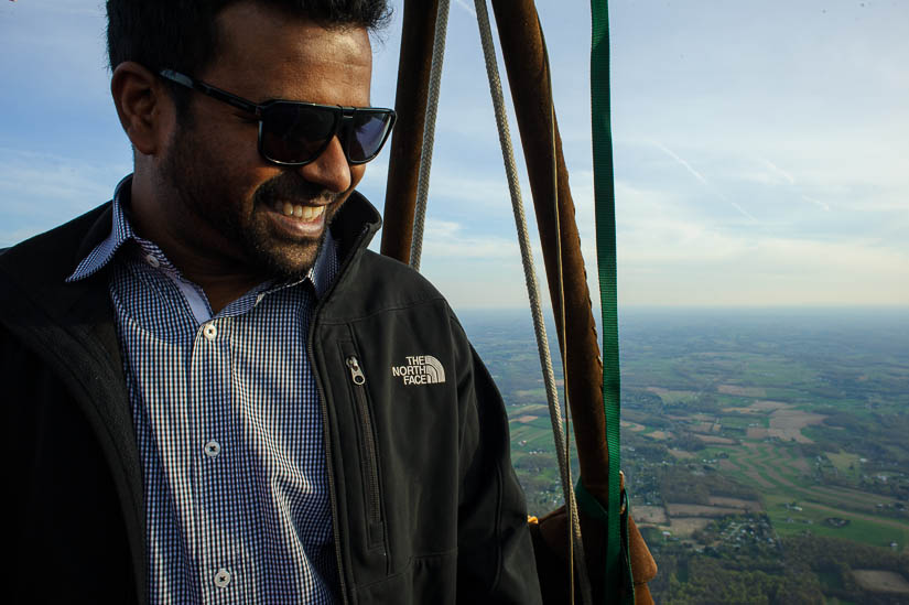 engagement photos in a hot air balloon