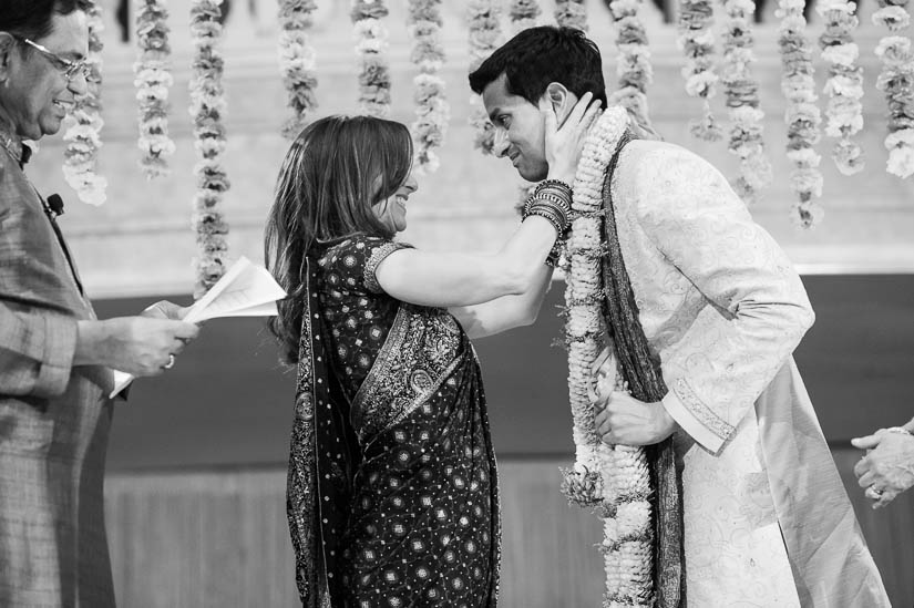 garland exchange at national museum for women in the arts wedding