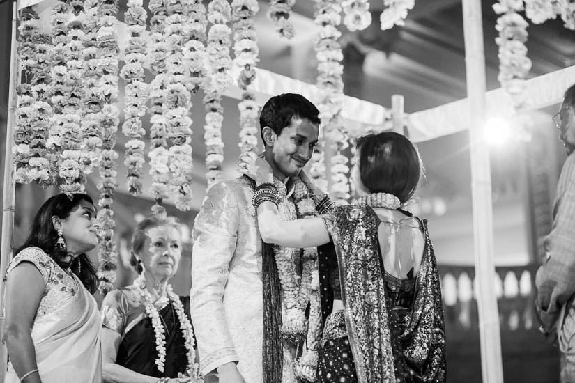 garland exchange at national museum for women in the arts wedding