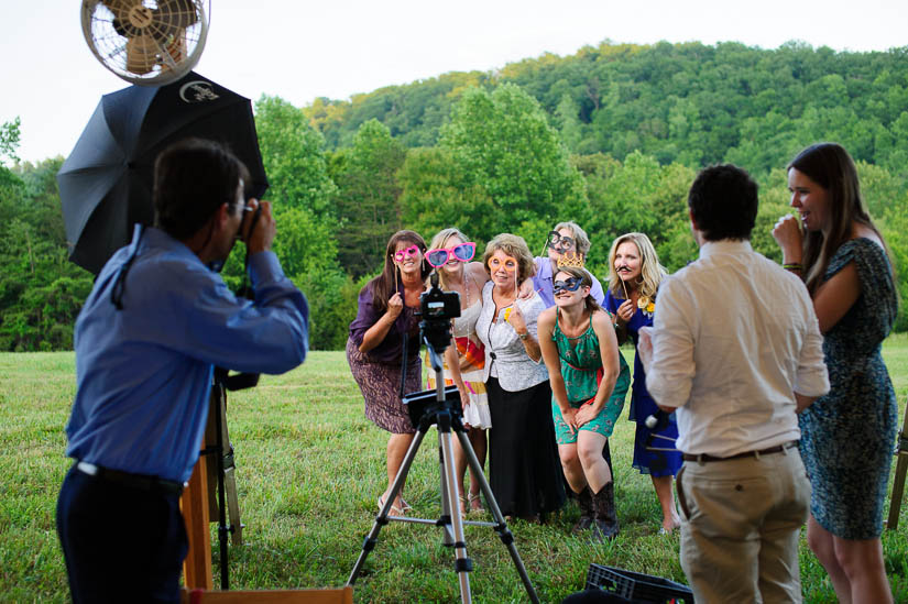 posing for photobooth pictures in charlottesville virginia