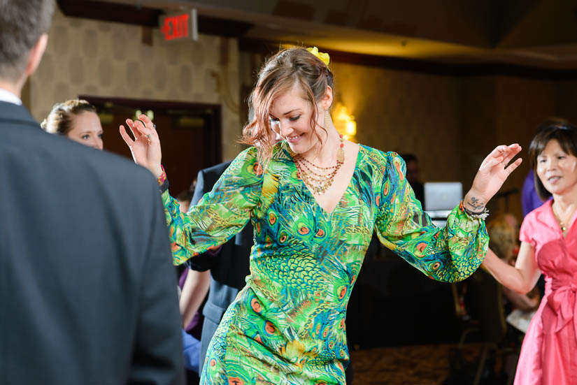 guests dancing at Crowne Plaza Crystal City wedding