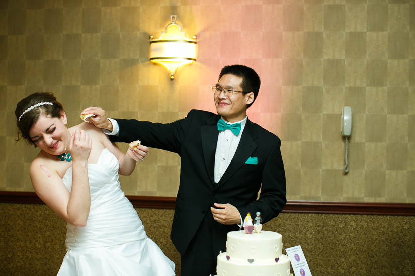 Crowne Plaza Crystal City wedding cake cutting