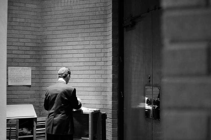 bride's father prepares before the ceremony