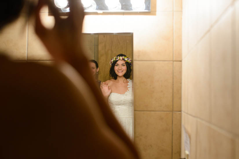 bride prepares for wedding at the woodlands at algonkian