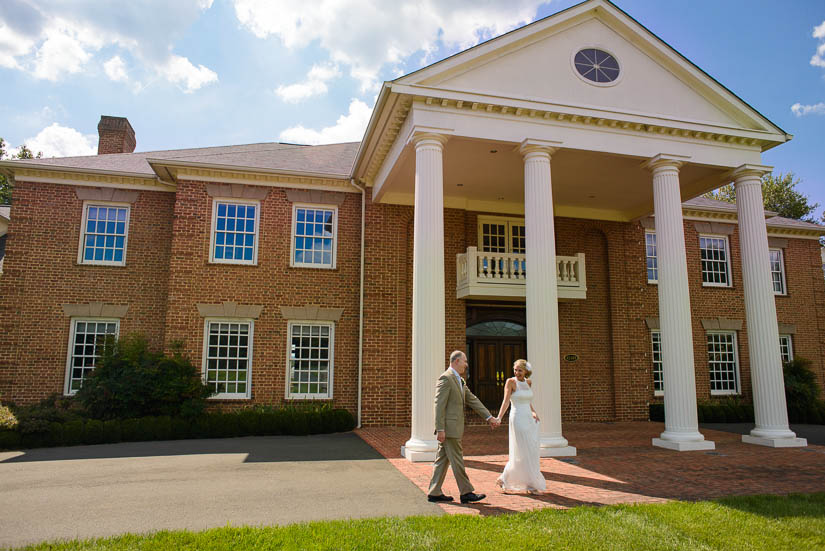 wide-angle wedding portraits at Sunset Crest Manor