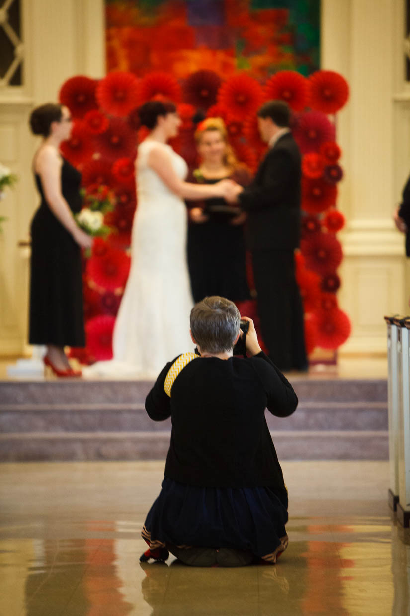 wedding-photographer-behind-the-scenes-8